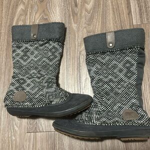 Sorel tremblant boots super cute